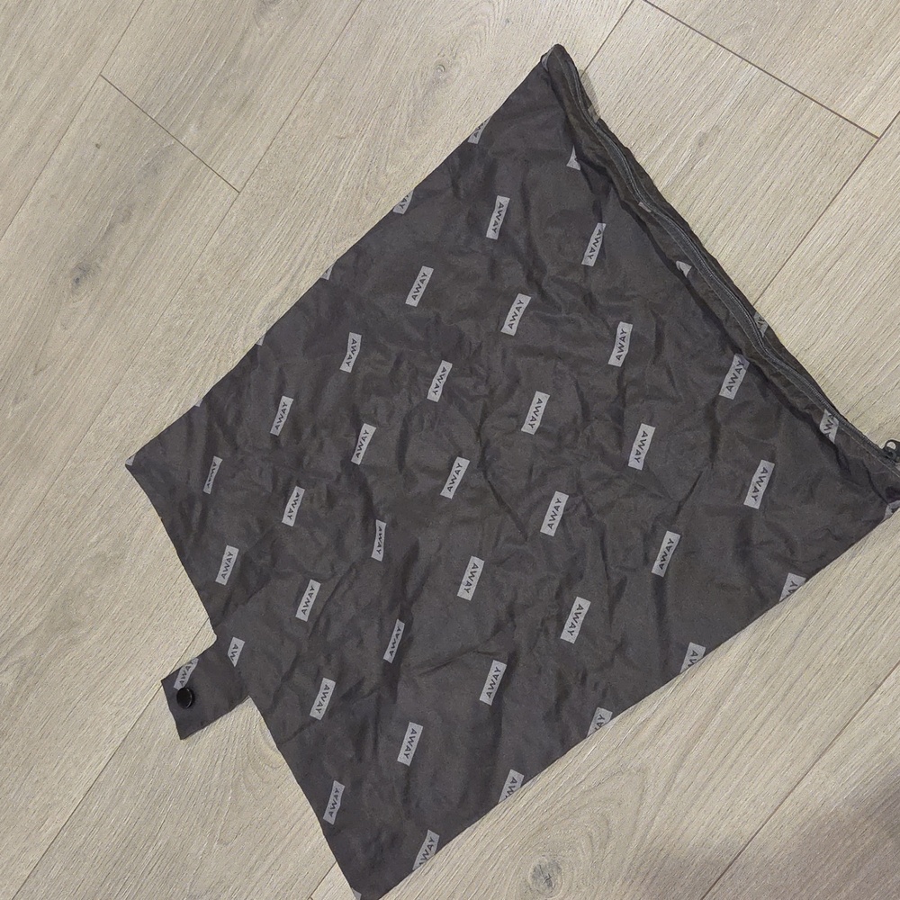 AWAY Luggage Snap in Shoe/Laundry Bag